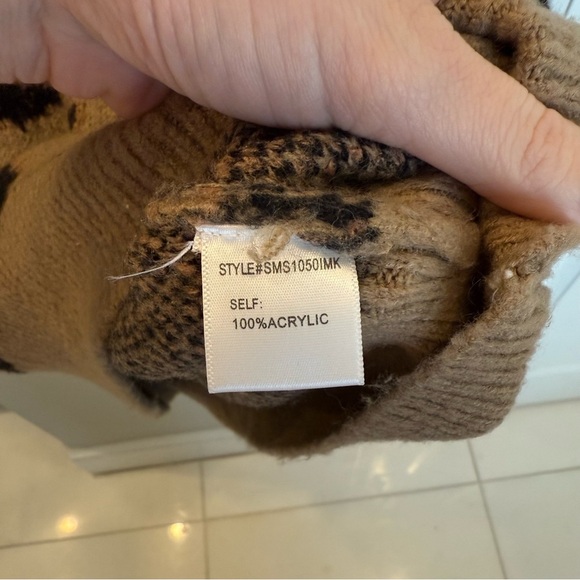 Vici leopard sweater size L - Picture 4 of 6